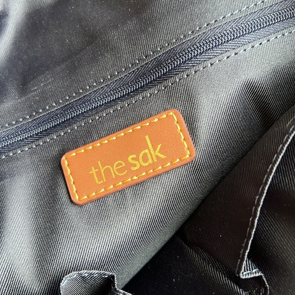 The Sak Silverwood Crochet Shopper NWT - Picture 9 of 9